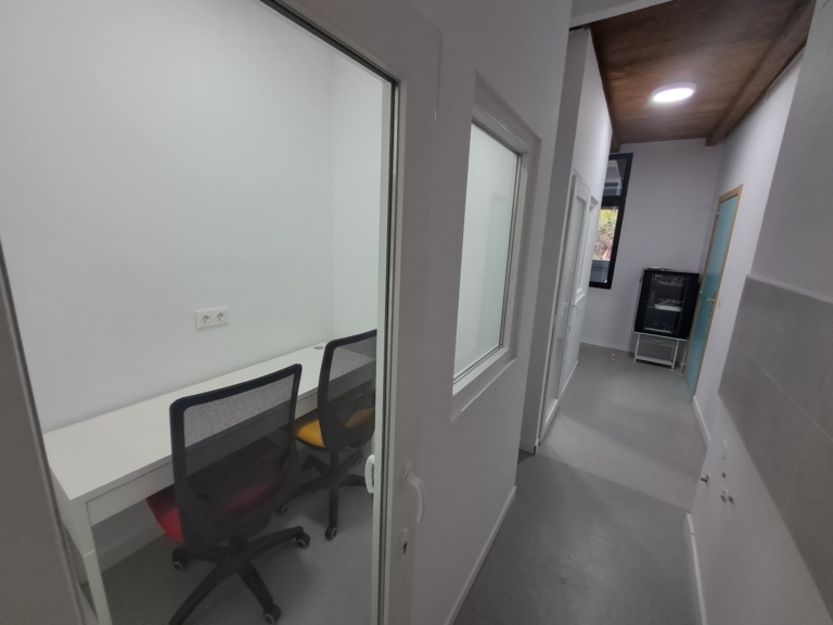 Descubre nuestras nuevas cabinas para videollamadas y reuniones con el máximo silencio y privacidad, gracias a Grupo CID y HC Ingenieros